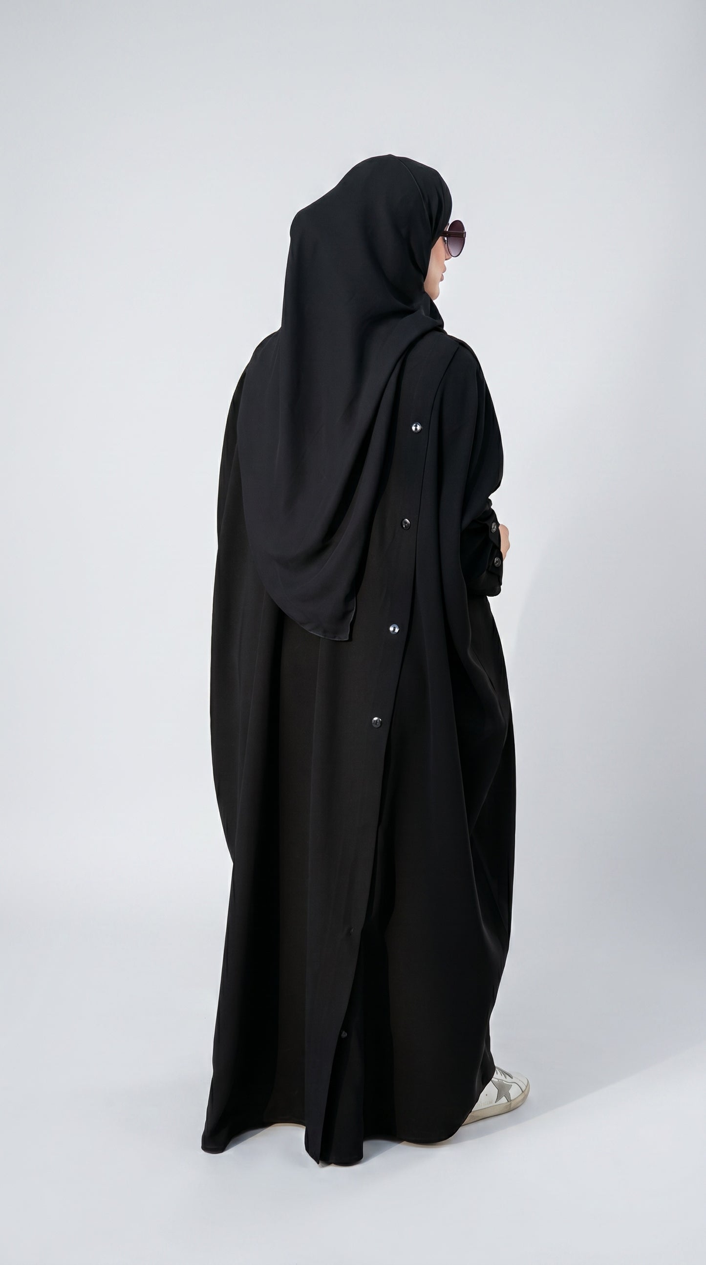 Noir button Abaya